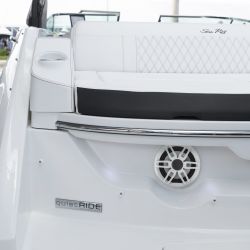 Fusion XS Series sports marinehjttalere og -subwoofere med RGB LED-belysning