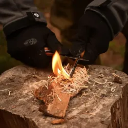 yo Femunden Dolk Med Tndstl 