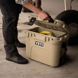 YETI Roadie 15 Hard Cooler Kleboks
