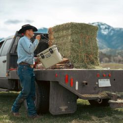 YETI Roadie 15 Hard Cooler Kleboks