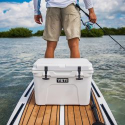 YETI Tundra 35 Hard Cooler Kleboks