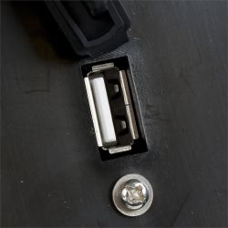 DLT Batteriboks med dobbelt sikring &amp; USB strmudtag